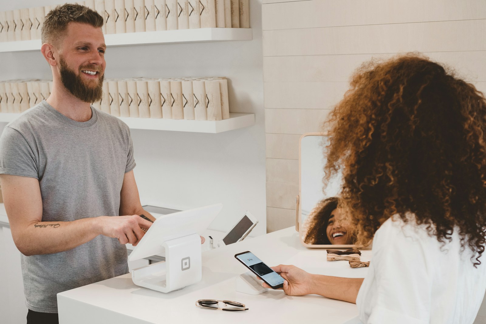 E-commerce customer acquisition through YouTube search intent targeting